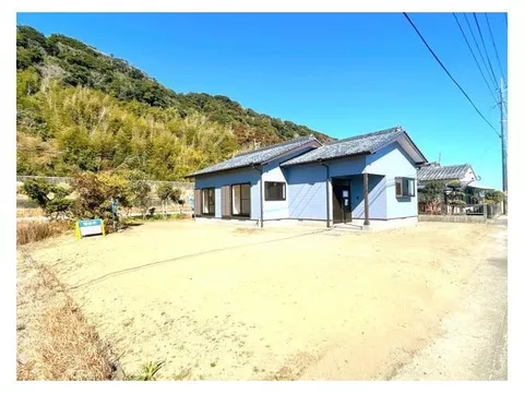 [Open House Held] Interior and exterior renovations completed / Single-story / Water facilities replaced / Parking for 5 cars / Garden space