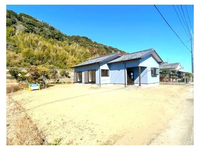 [Open House Held] Interior and exterior renovations completed / Single-story / Water facilities replaced / Parking for 5 cars / Garden space