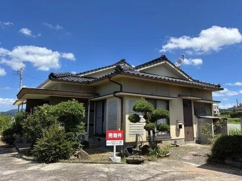7.77 million yen for Beppu (Kamimura Gakuen-mae Station)
