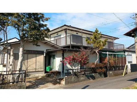 A Panasonic Homes house that is strong against earthquakes. There is an unregistered extension of about 10 tsubo, totaling about 45 tsubo.