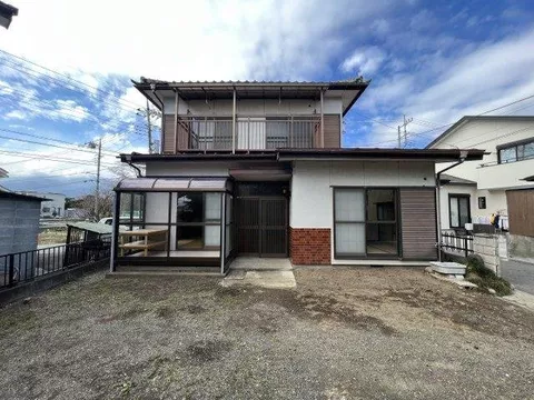 A sun-drenched southeast-facing home! All-electric and equipped with a sunroom for a comfortable life♪