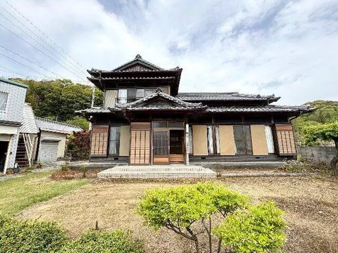 Konan City, Noichi Town, Nishisako (Tosayamada Station) 2-story building 6DK
