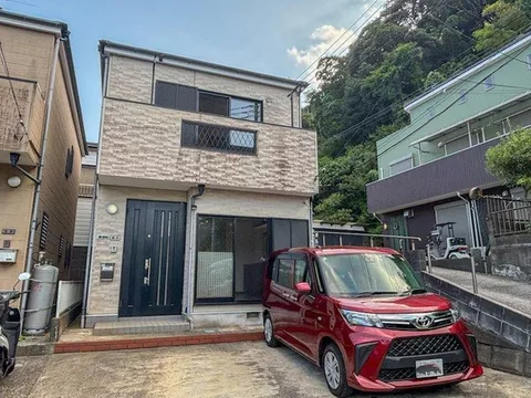 Close to Sawara Interchange! Parking for 2 cars available! - Image 2