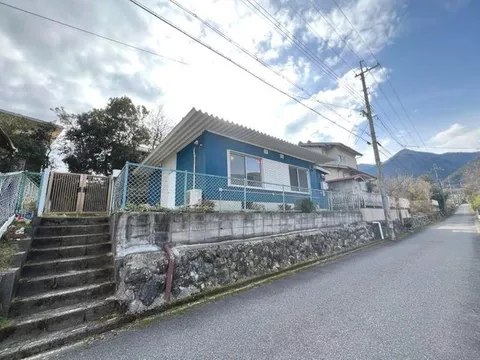 Minami Komatsu (Omi Maiko Station) 8.8 million yen