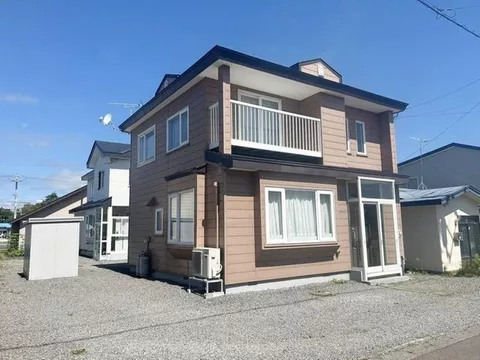 [Open House] Southeast facing 4LDK house with a face-to-face kitchen. Parking for 3 cars is also available.