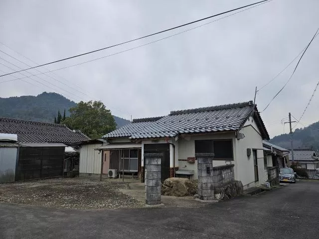 Ayabe City, Umezako Town, Yakushidaira (Umezako Station), single-story building, 4K