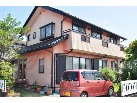 Comfortable layout with all rooms facing south, good sunlight. Leasehold property, land rent: 17,500 yen/month