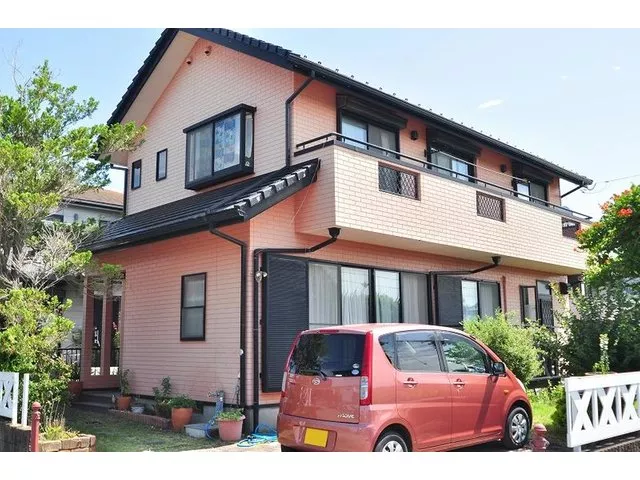 Comfortable layout with all rooms facing south, good sunlight. Leasehold property, land rent: 17,500 yen/month