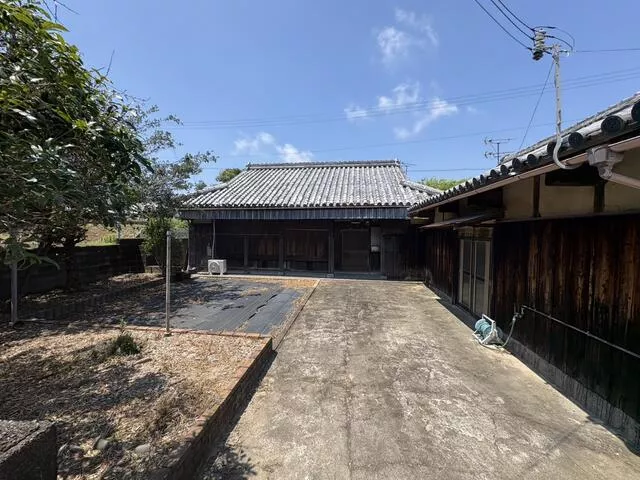 Hidaka-gun Hidaka-cho, Oaza Takake (Kiihama Station) Single-story building 7DK