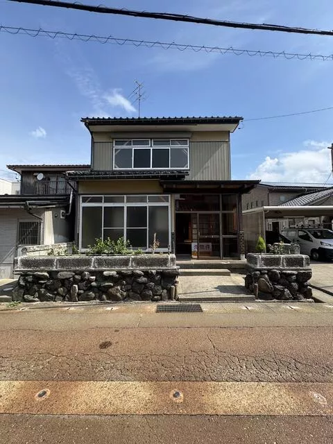 Oyabe City, Shiroyama Town (Isurugi Station) 2-story building 7K
