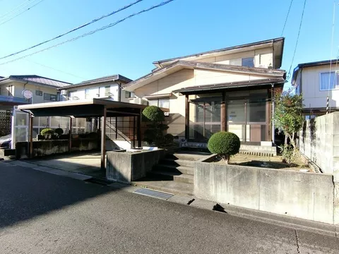 ◆ A reasonably priced 4SLDK house built in 1993 has come up in the popular Naoetsu area♪
