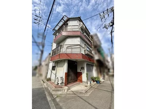 ■ Southwest corner lot ■ 10 minutes on foot to the station ■ Steel frame 3-story building ■ Also suitable for rebuilding