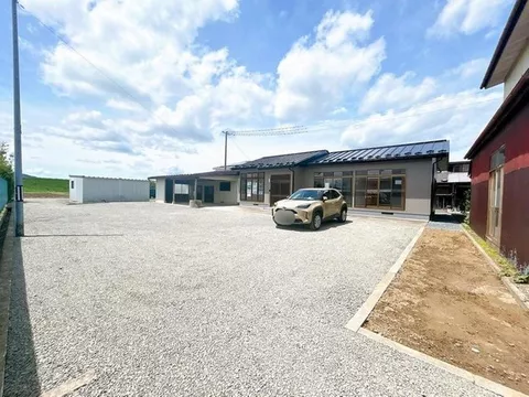 [Open House] [Interior and exterior renovated] [Immediate occupancy available] [Newly replaced water facilities] [Exterior...