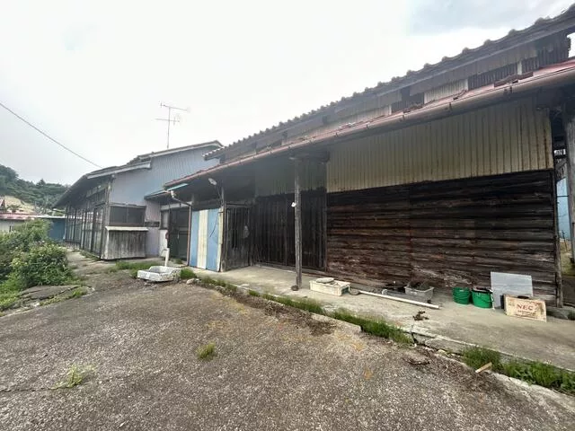 Osaki-shi, Matsuyama Kanaya Aza Tategasaki Hatake (Matsuyamacho Sta.) Single story building, 5DK

1,980,000 yen