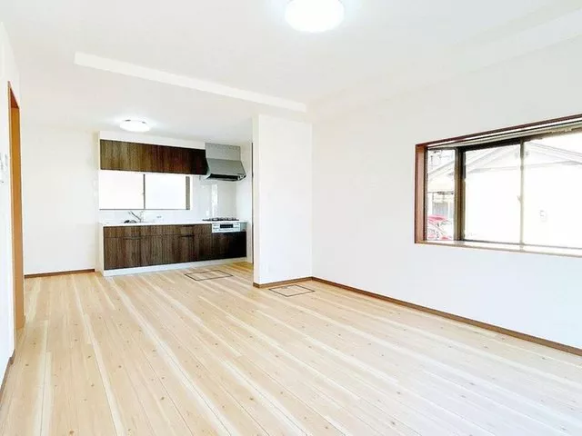 [Open House Held] [Interior and Exterior Renovated] Water facilities replaced, 17.5 tatami mat LDK