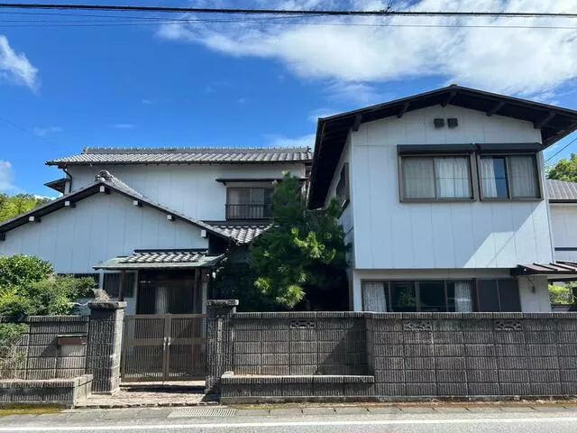 Tsu City, Hakusan-cho, Kawaguchi (Ise-Kawaguchi Station) 2-story building 7LDK