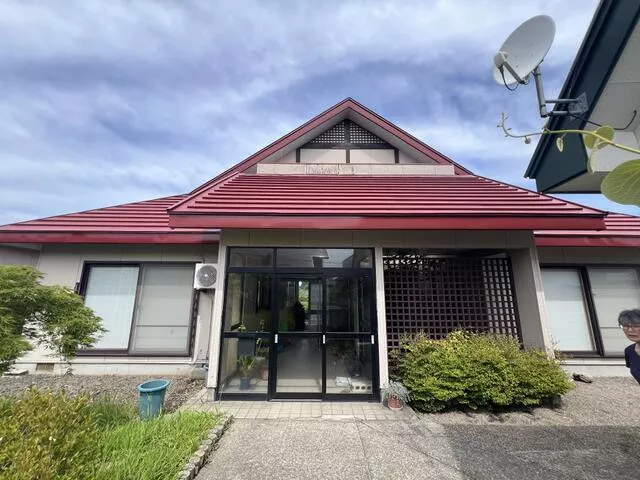 2F 7DK in Nobechi Aza Tsukinoki, Nobechi Town, Kamikita-gun (Nobechi Sta.)

2F 7DK