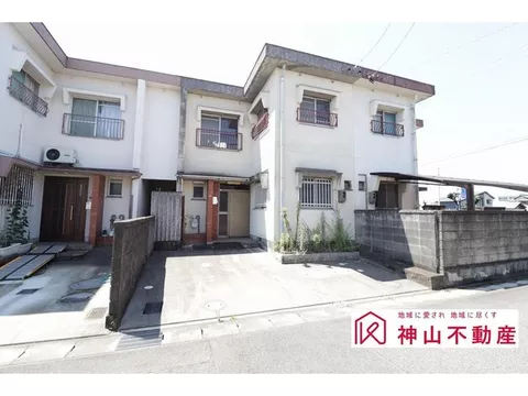 ■New listing■City gas■3-minute walk to Nishinari Elementary School (approximately 227 m)