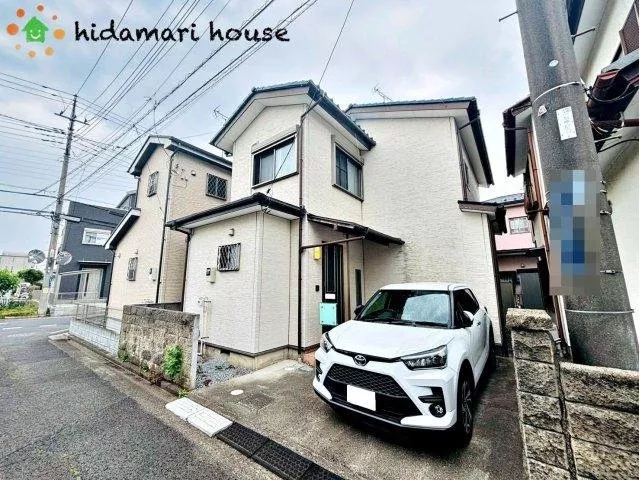 Renovation history in 2013! The front road is 4 meters wide, making it safe for vehicle entry and exit♪