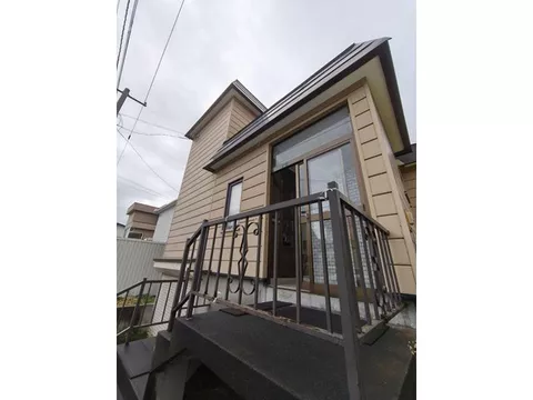 Renovation-ready 5LDK! Parking for 2 cars available, spacious terrace facing the garden is attractive
