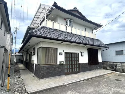 Nakagajo (Ryuo Station) 14.5 million yen