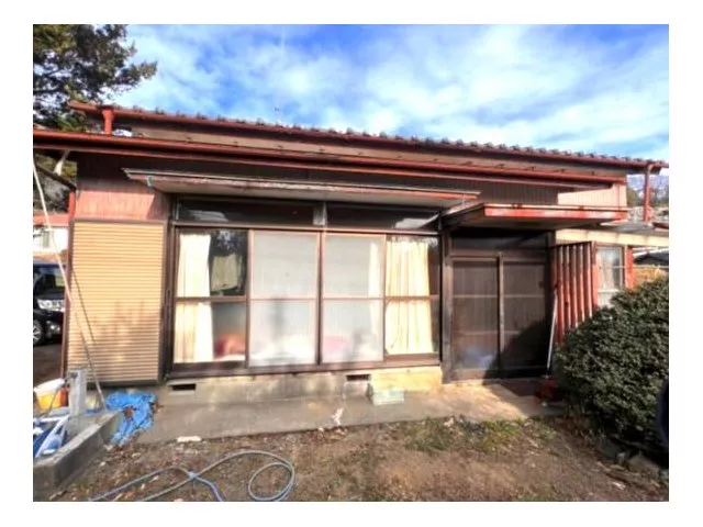 Purification tank, propane, other lots 1363-1, 1363-2 (1363-2 has a 1/2 share)