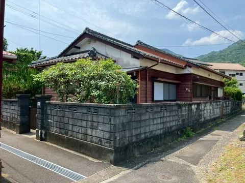 Saeki City, Tsurumi Oaza Jimatsuura, flat roof, 3DK

2.8 million yen