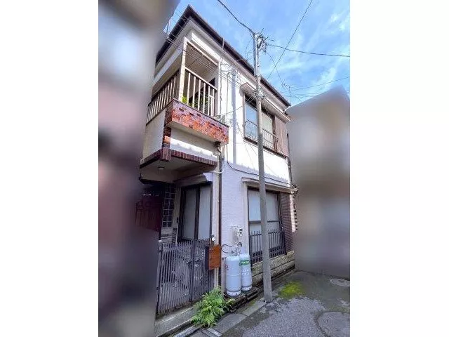 2 minutes walk to the supermarket × All rooms over 6 tatami mats of space! A living environment healed by cherry blossoms and greenery