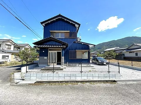 Used single-family home in Nakagumi, Sagawa Town, Takaoka District