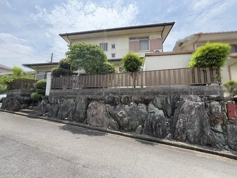 Sekisui House construction ◆ South-facing garden + terrace ◆ 4 minutes on foot to the convenience store
