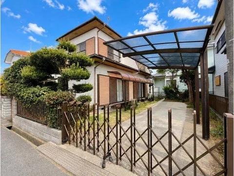 Quiet residential area 2DK house ♪ Parking space with carport ♪ Supermarket and convenience store within walking distance