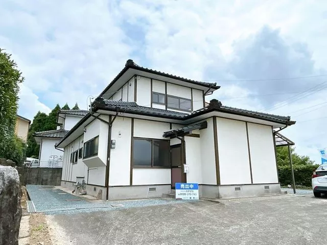 Open house held / Water facilities replaced / Parking for 3 cars available / Approximately 3.1 km to Yamaga Elementary School