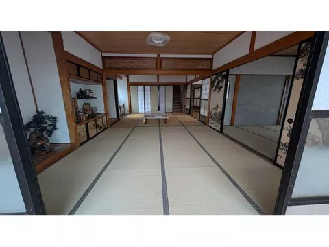 Yashabukuro, Shimohirune (Hachirogata Station) 1.8 million yen