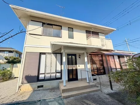 / Viewing available today / Renovated property! Built by a house manufacturer!