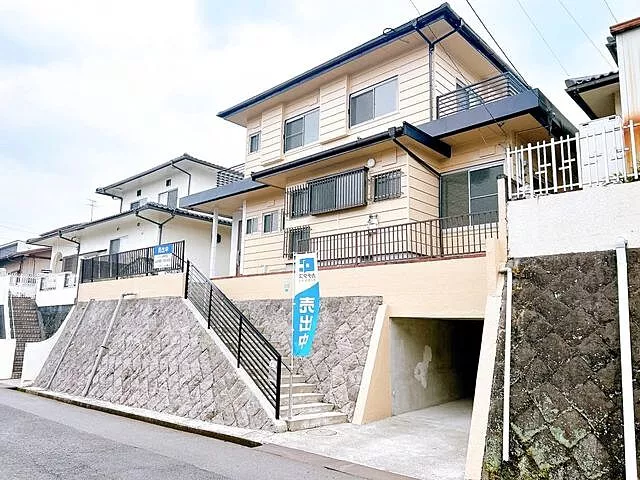 Used single-family home in Fujimigaoka Higashi 3-chome, Oita City
