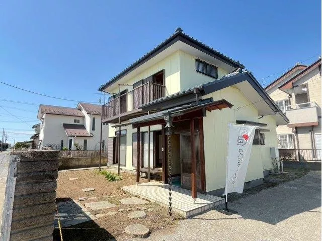 ・Renovated♪ ・Southeast facing with good sunlight! ・Parking space for 4 or more cars!