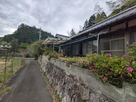 Tsu City, Sakakibara-cho (Sakakibara Onsen-guchi Station) 2-story building 4DK