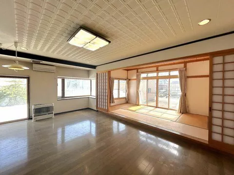 Kita-Akita City, Yonezawasawa, Nakamichidai (Yonezawasawa Station), two-story building, 6SLDK