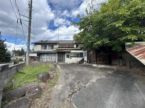 Nishiyatsushiro-gun Ichikawa Misato-cho Kurozawa (Kashiwazawa-guchi Station) 2-story 8DK