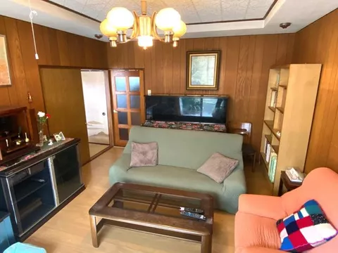 [Price reduced] This is a house that the owner has cherished and lived in.