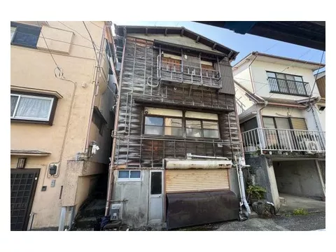 Showa retro-style detached house. You can enjoy your own original renovation.