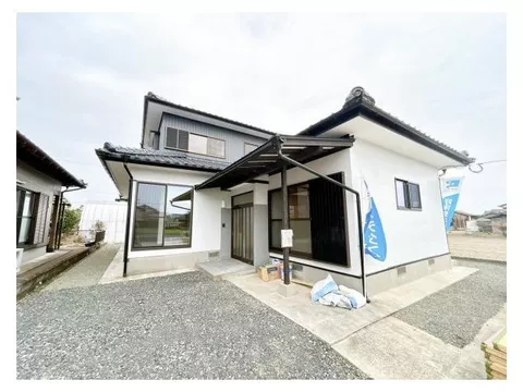 [Open House Held] [Renovated] Move-in Ready / Move-in Possible Within the Year with Distance from Neighboring Property