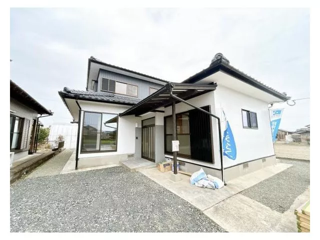 [Open House Held] [Renovated] Move-in Ready / Move-in Possible Within the Year with Distance from Neighboring Property