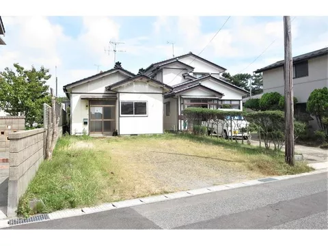 A 3K single-story home! The land area is approximately 62 tsubo♪ Parking space for 2 cars in parallel