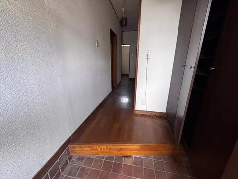 Aikō-gun, Aikawa Town, Tashiro (Banda Station) 2-story 3LDK