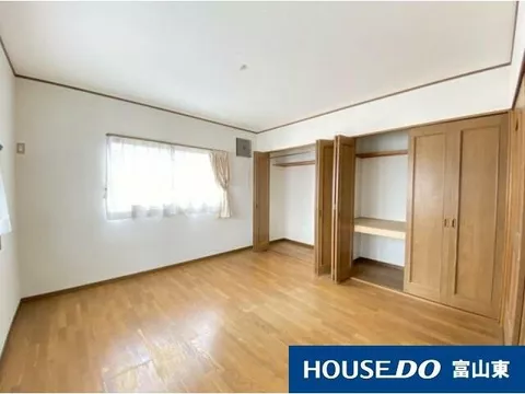 Approximately 73 tsubo of land! Living rooms over 6 tatami mats + storage in all rooms! Roof balcony available ◎