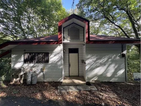 For those who want to move in right away, we recommend properties available for immediate handover.