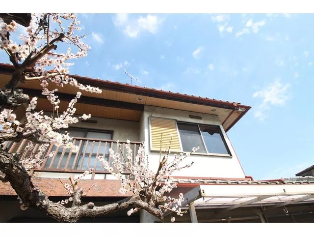 28 minutes on foot from JR Joban Line "Akatsuka"