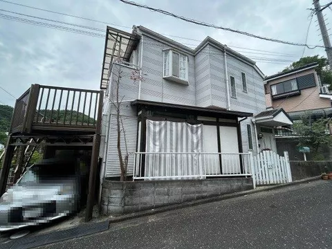 ◆More than 3 burners◆South-facing balcony◆Open kitchen◆Carport◆2 toilets