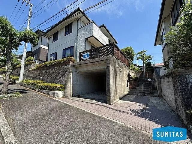 Used single-family home Used house